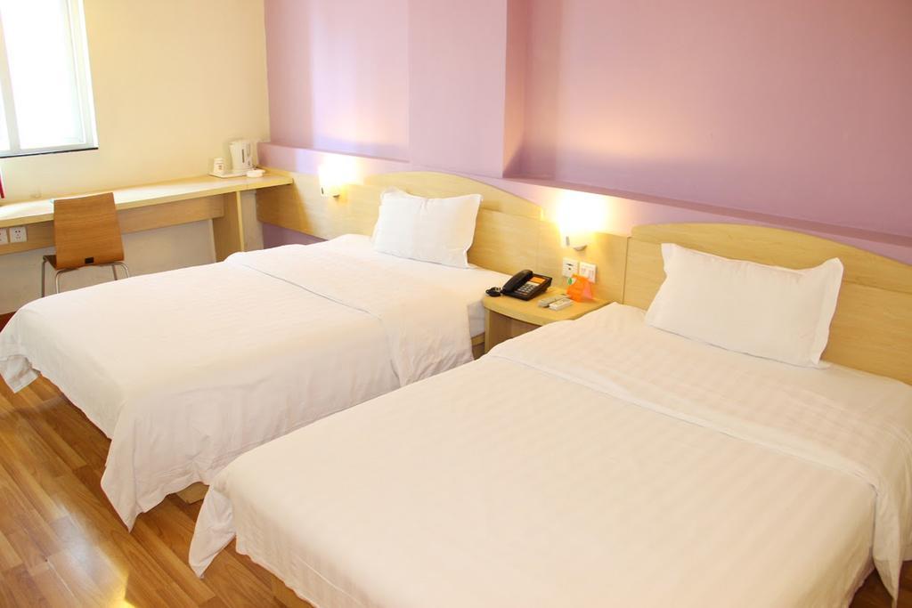 7Days Inn Chongqing Nanping Pedestrian Street Bagian luar foto